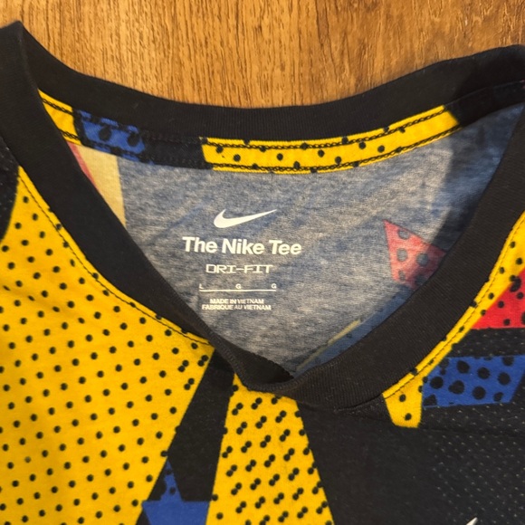 Nike Men’s Geometric Jacquard Dri-Fit T-Shirt - Multi - Large - Picture 3 of 8